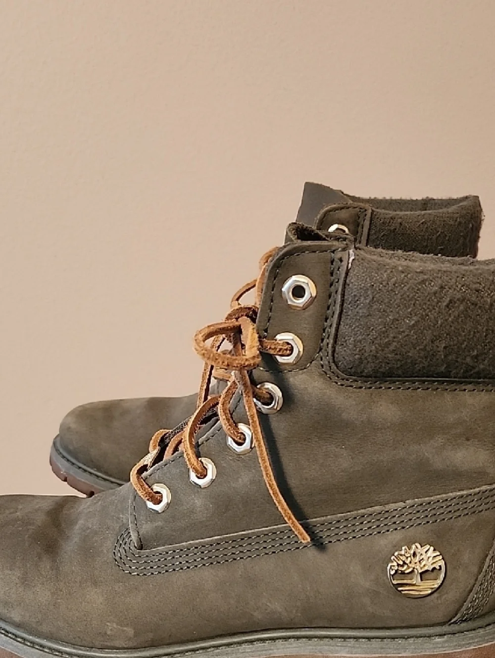 Timberland Lace-Up Suede Boots in Olive Green with Tan Laces - Picture 3 of 7